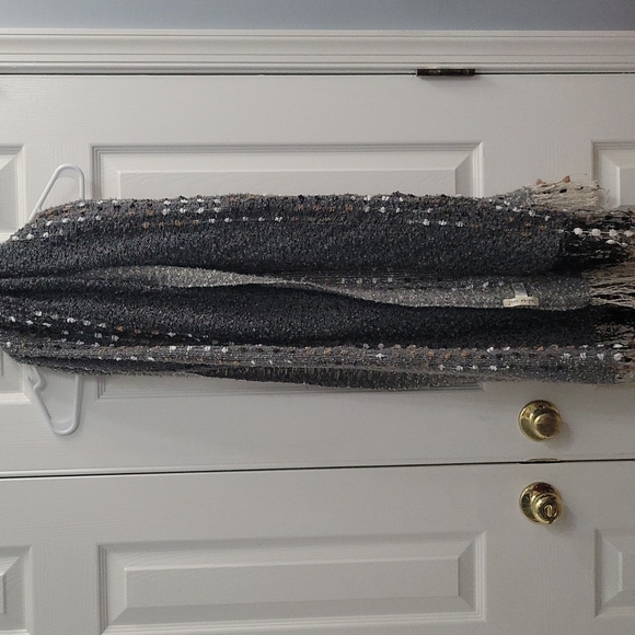Gray patterned polyester scarf - Picture 1 of 3